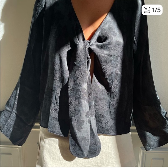 Djerf Avenue Tops - NWT - Djerf Avenue Long Sleeve Tie Front Top